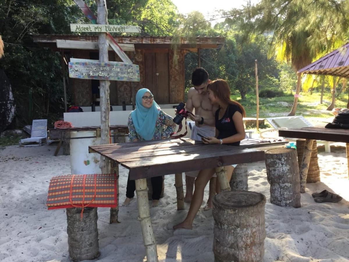 Wild Pasir Panjang Hotel Pulau Tuba Bagian luar foto