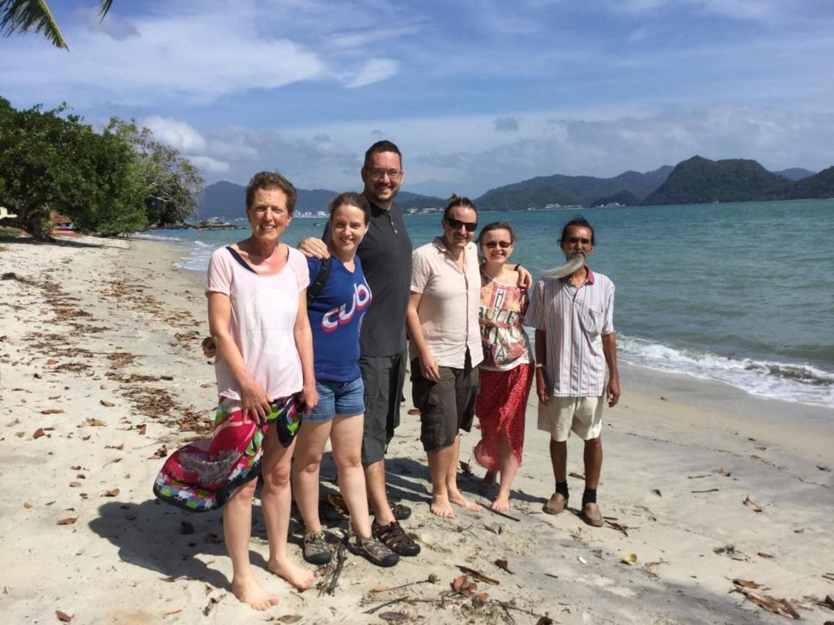Wild Pasir Panjang Hotel Pulau Tuba Bagian luar foto