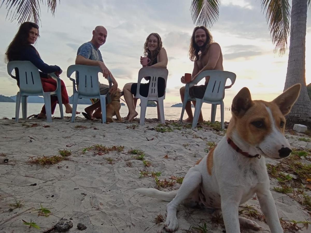 Wild Pasir Panjang Hotel Pulau Tuba Bagian luar foto