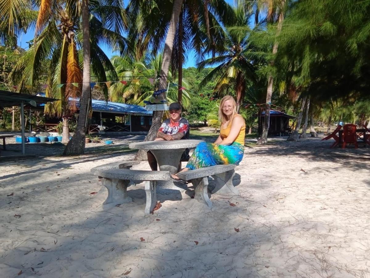 Wild Pasir Panjang Hotel Pulau Tuba Bagian luar foto